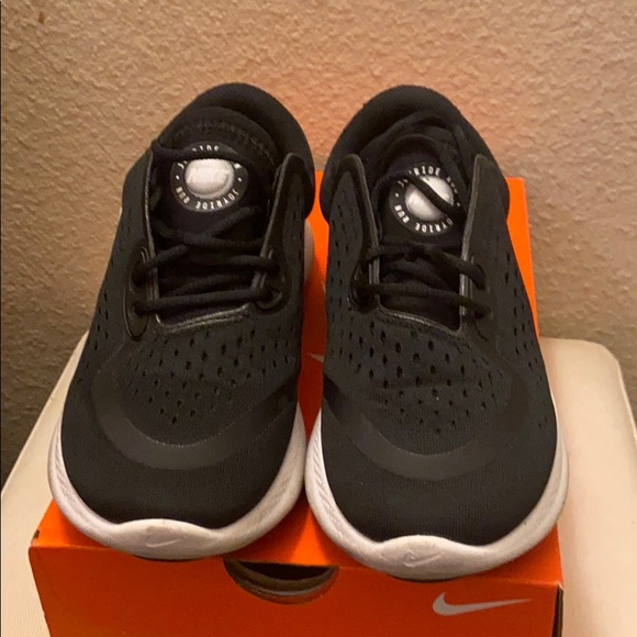 Nike JOYRIDE DUAL RUN black/white size 6 USA - Picture 2 of 4